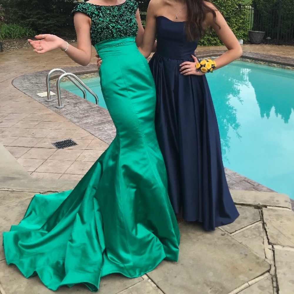 AUTHENTIC Sherri Hill Gown